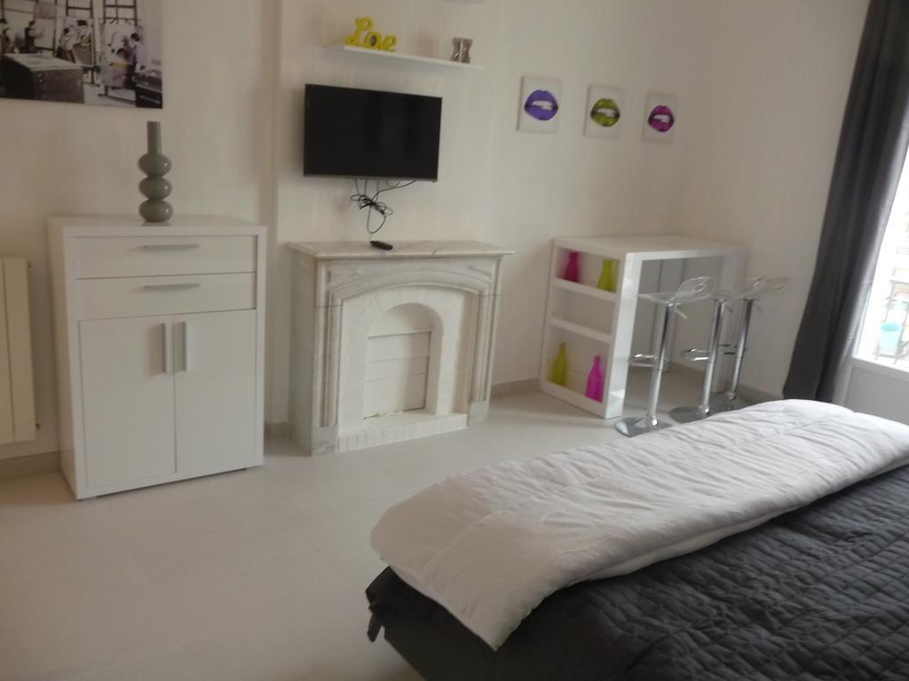 Cannes, Croisette, Palais Miramar Room photo