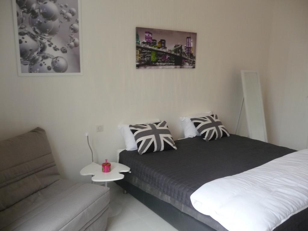 Cannes, Croisette, Palais Miramar Room photo