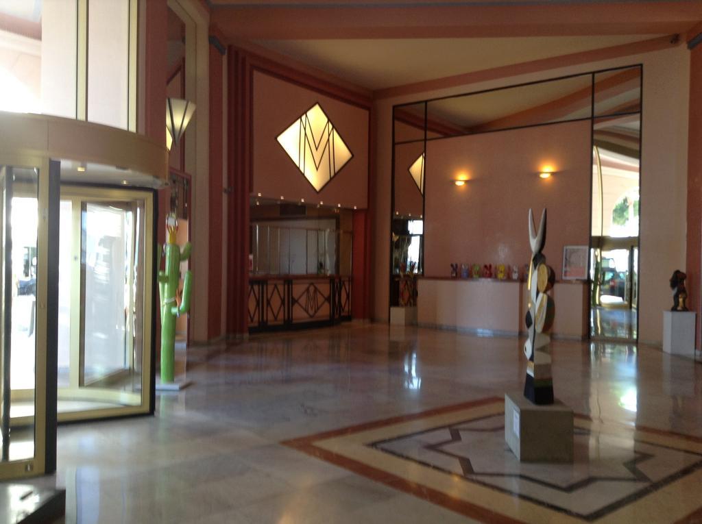 Cannes, Croisette, Palais Miramar Room photo