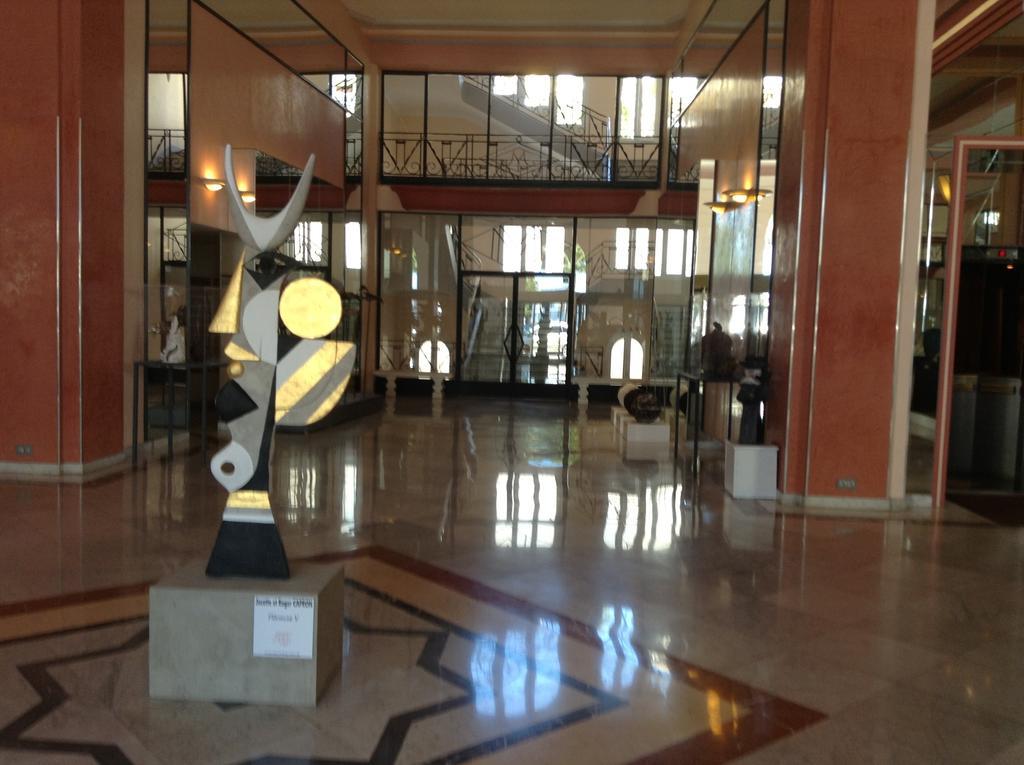 Cannes, Croisette, Palais Miramar Room photo